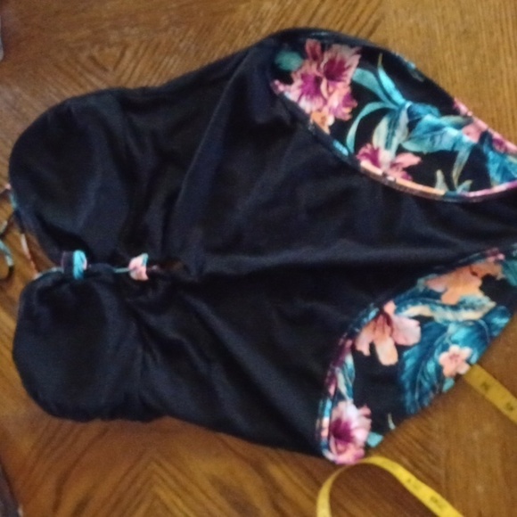 AMBRIELLE ONE PIECE SWIM SUIT - Picture 4 of 7